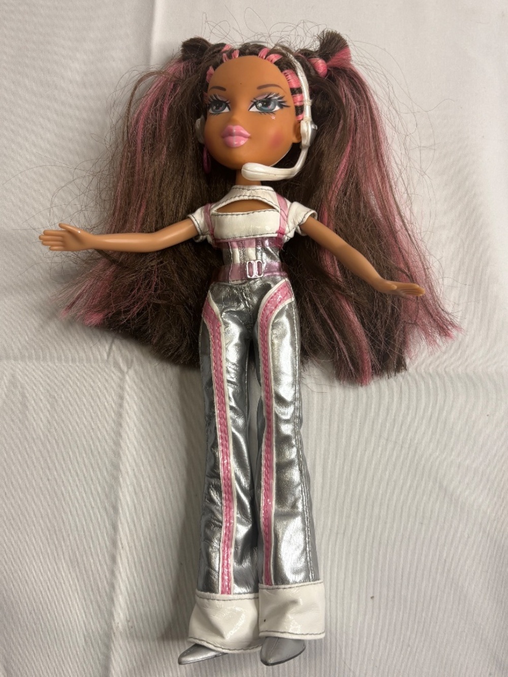 2005 MGA Bratz Doll Live In Concert Space Angelz Yasmin Fashion Doll - Picture 10 of 12
